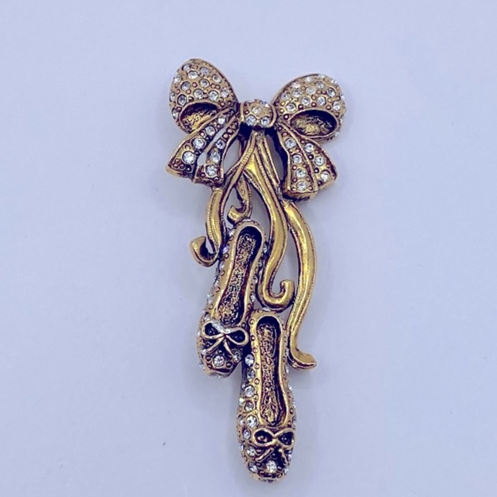 Vintage Gold Tone Rhinestone Ballet Slipper Brooch – Ballerina Aesthetic
